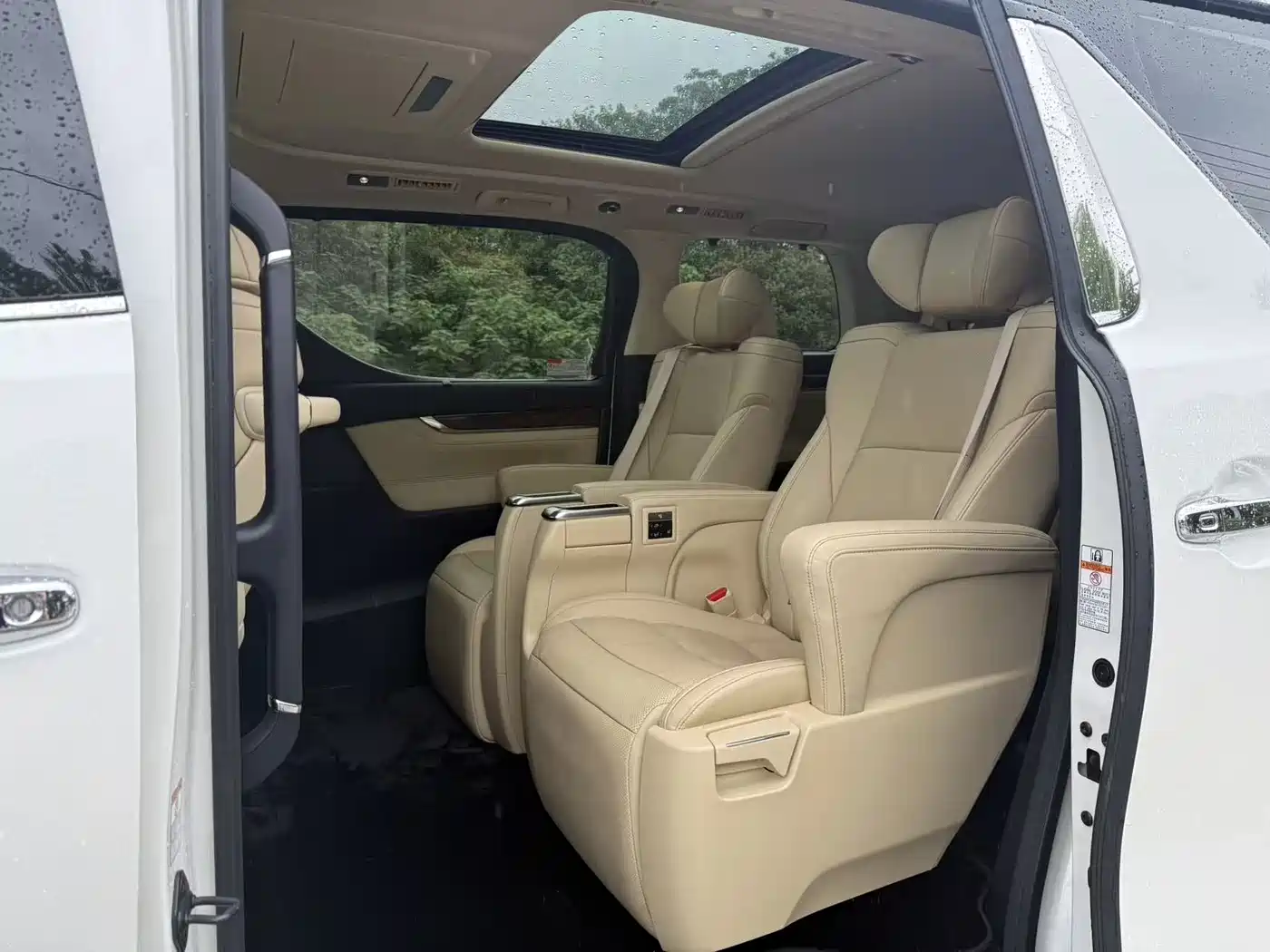 Toyota Alphard 2018 Facelift 3.5L Luxury Edition фото 8