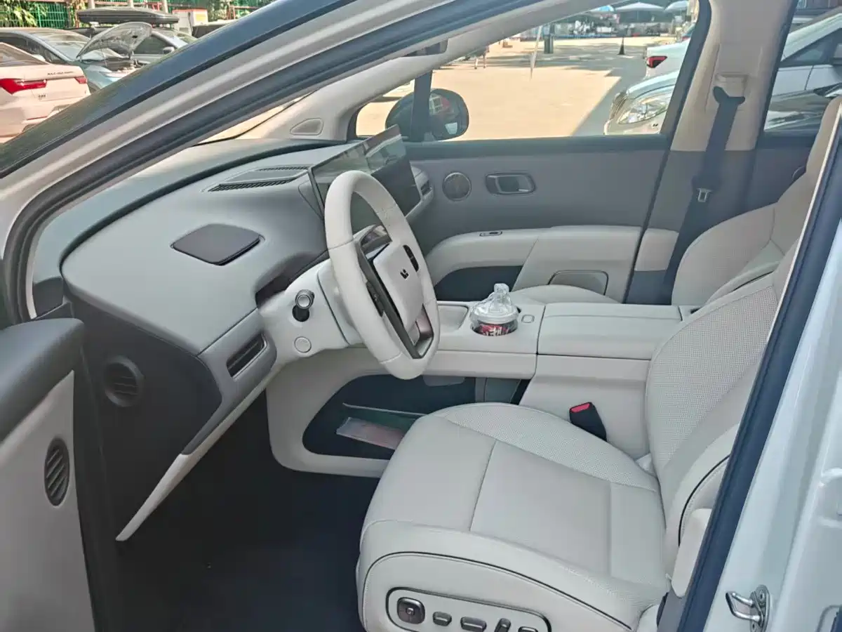 Li Auto Li i8 2026