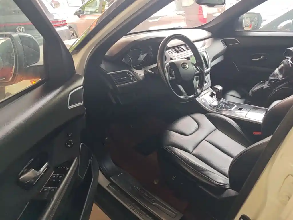 Landwind X7 2015 2015 2.0T Panoramic Flagship Edition