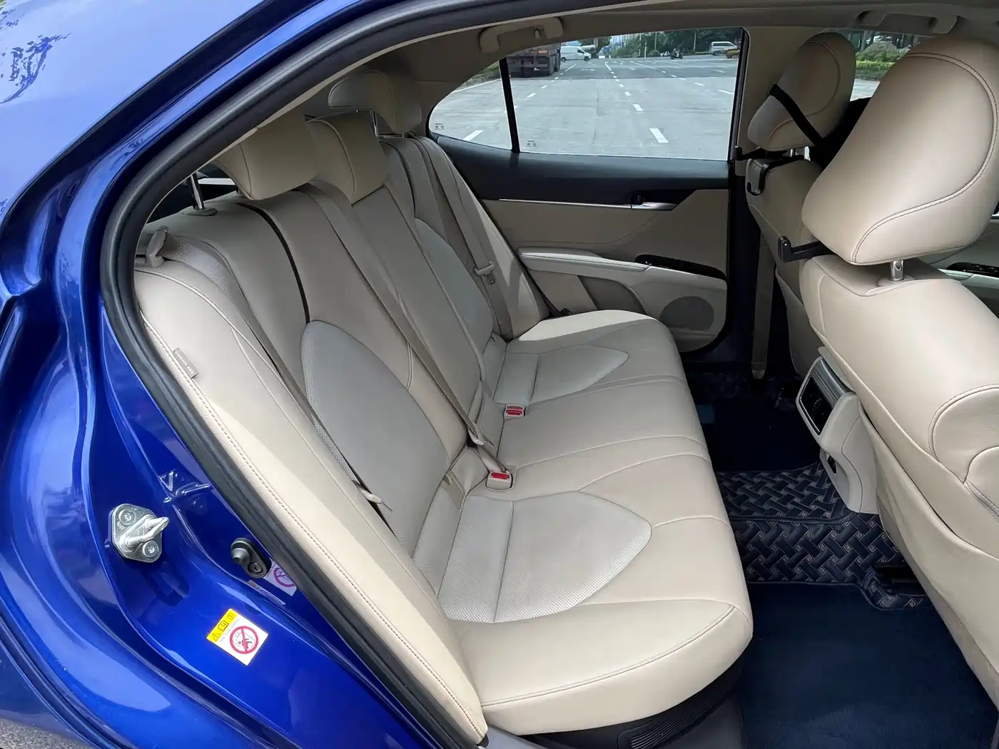 Photo 13 - Toyota Camry