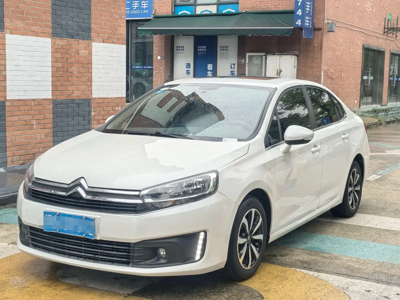 Фото 1 - Citroën C4 C-Quatre