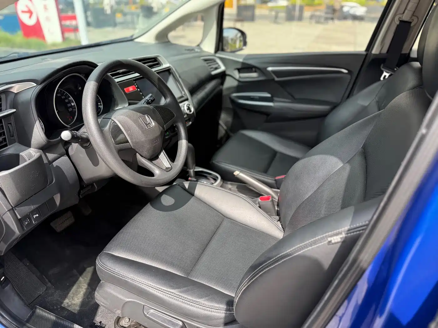 Photo 5 - Honda Fit