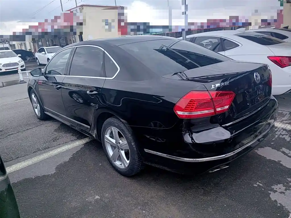 Volkswagen Passat 2014 1.8TSI DSG Executive Edition фото 5