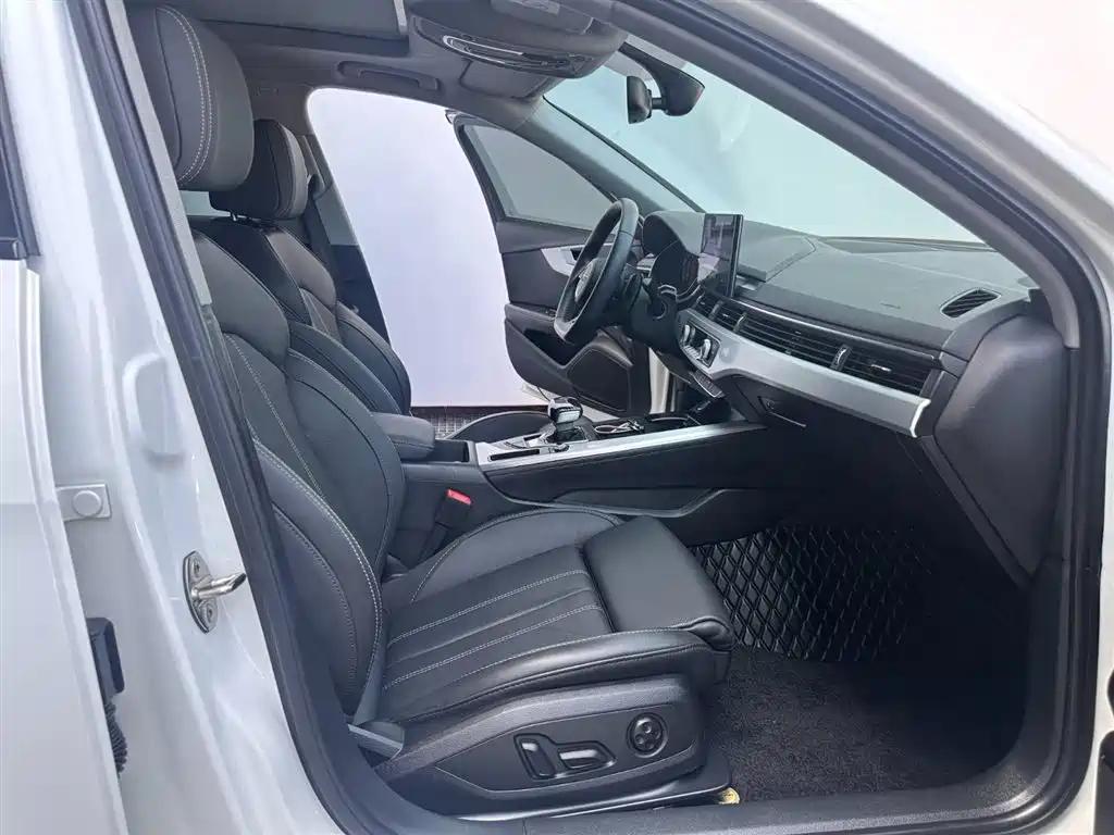 Audi A4L 2022 40 TFSI Luxury Dynamic фото 11