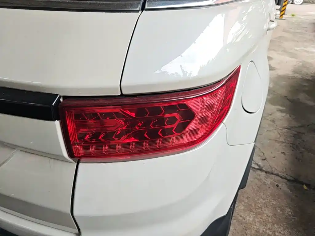 Landwind X7 2015 2015 2.0T Panoramic Flagship Edition