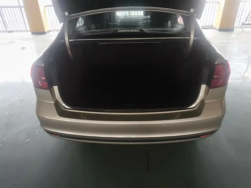 Volkswagen Bora 2018 1.5L Automatic Fashion фото 19