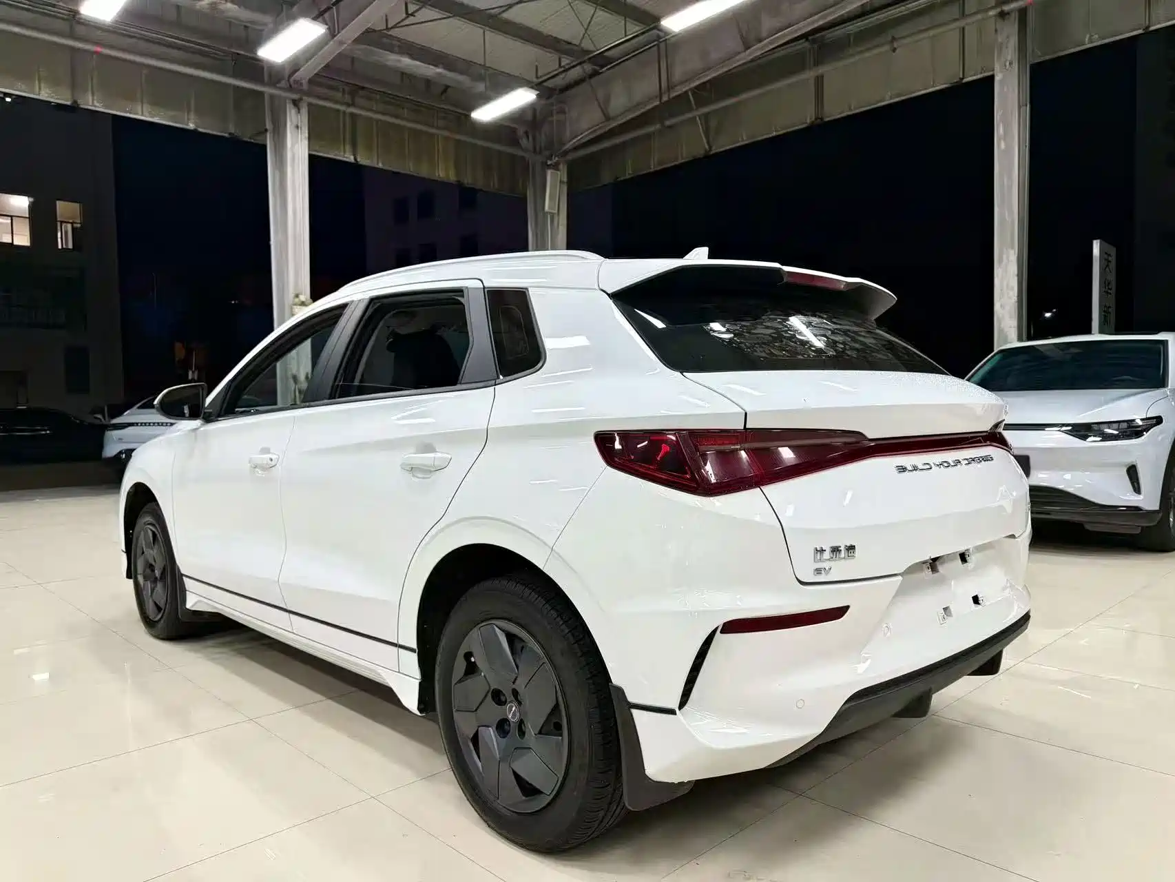 Фото 7 - BYD e2