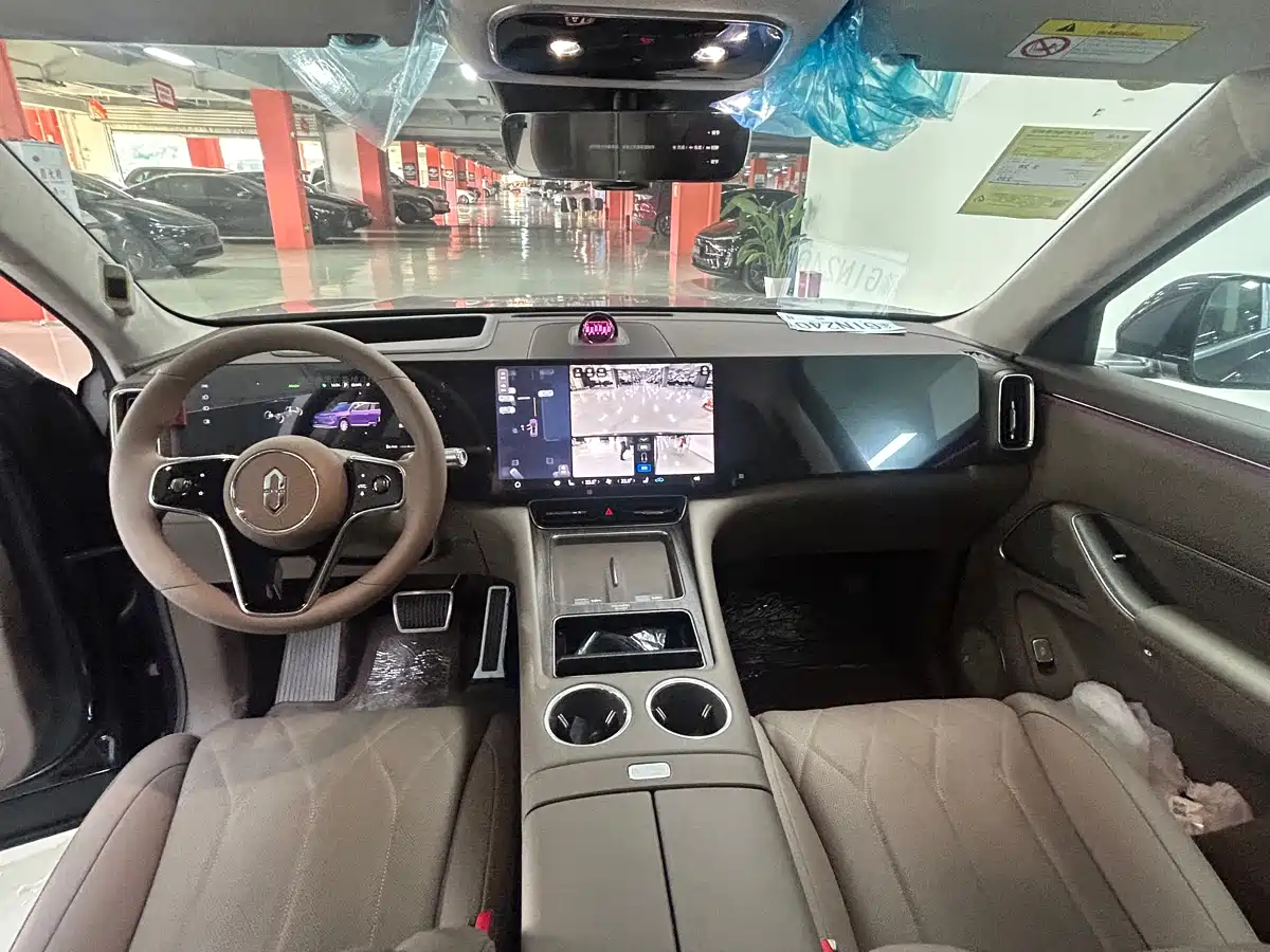 AITO Wenjie AITO M8 2025 Model Extended Range Max+ Edition 53.4kWh 6-Seater фото 4