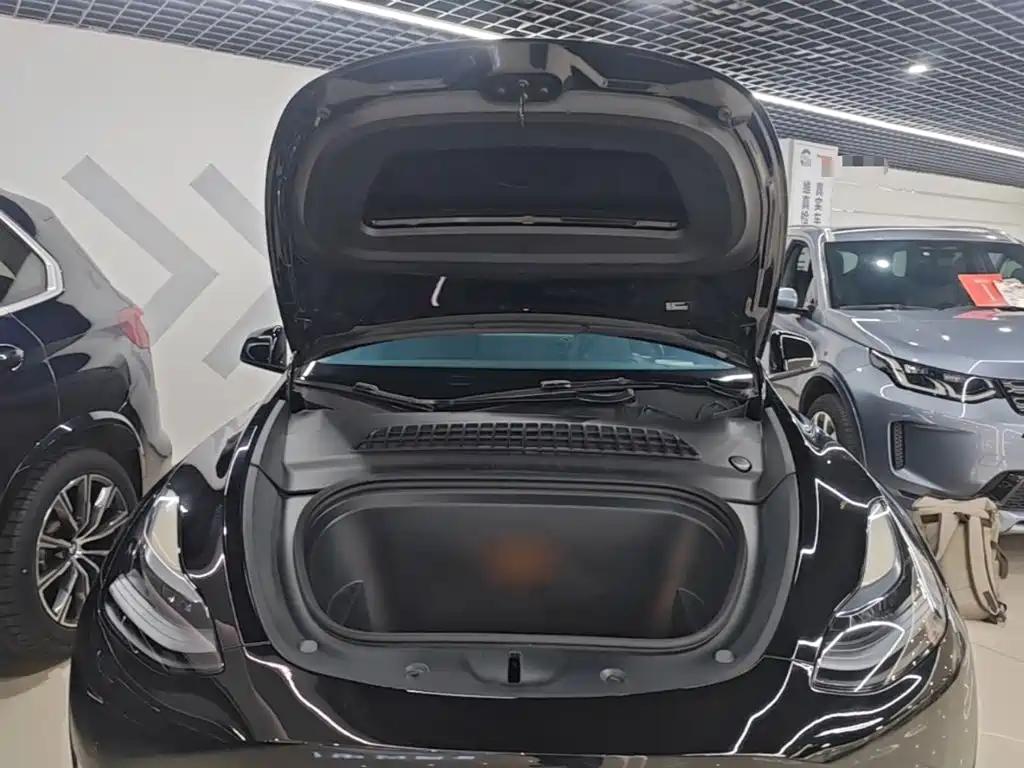 Фото 20 - Tesla Model Y