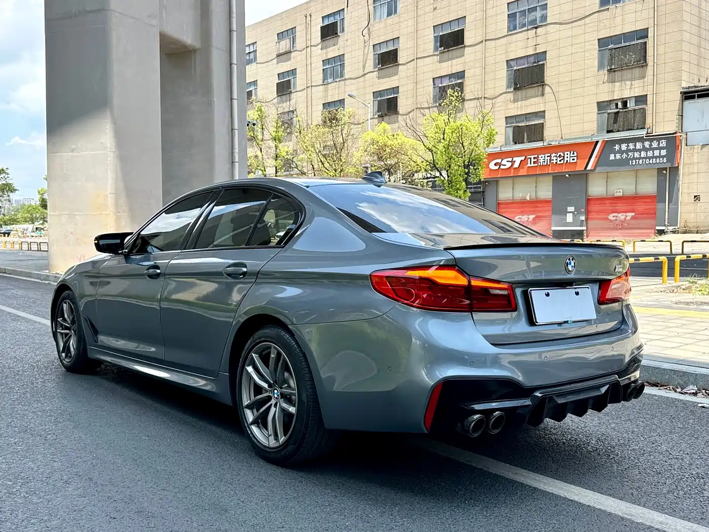 BMW 5 Series (Import) 2019 525i M Sport Package фото 5