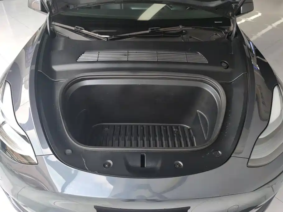 Фото 10 - Tesla Model Y