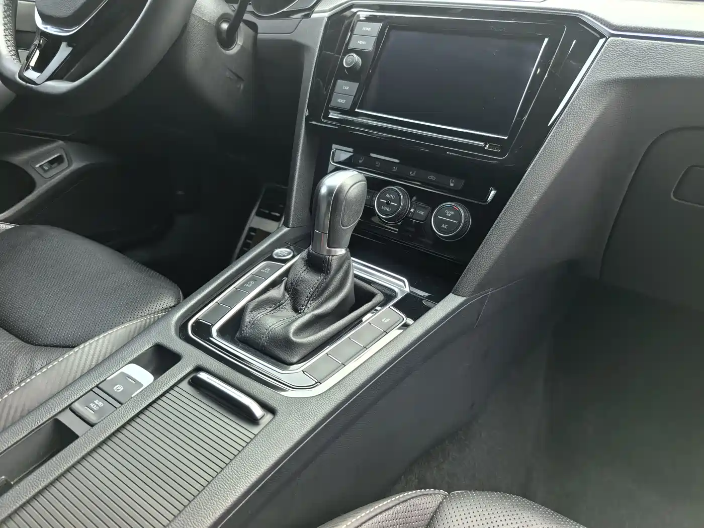 Volkswagen FAW-Volkswagen CC 2019 330TSI Charm Edition China VI фото 17