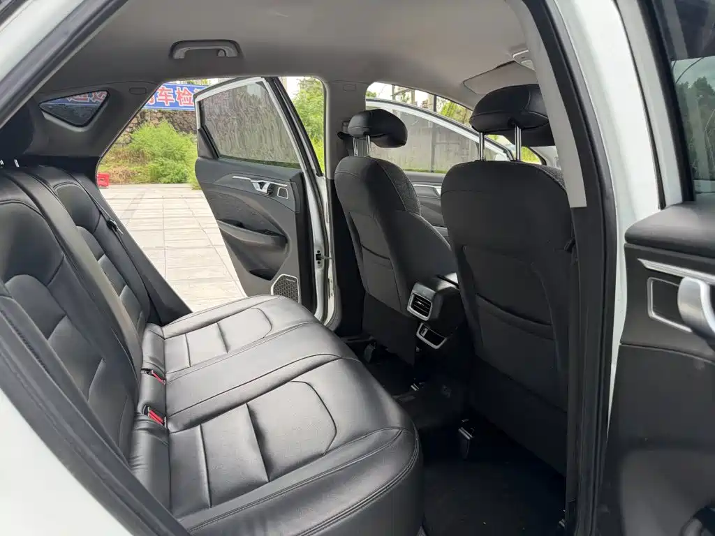 Geely Geometry C 2021 2021 C400 Cube Edition