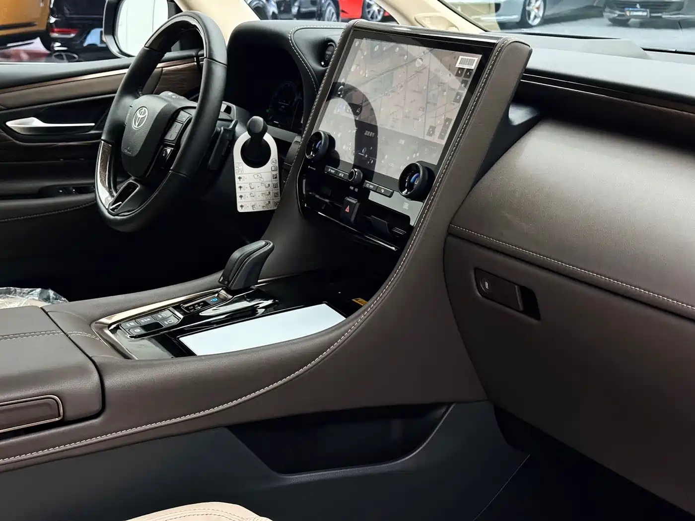 Toyota Alphard 2024 Hybrid 2.5L Prestige Edition фото 16