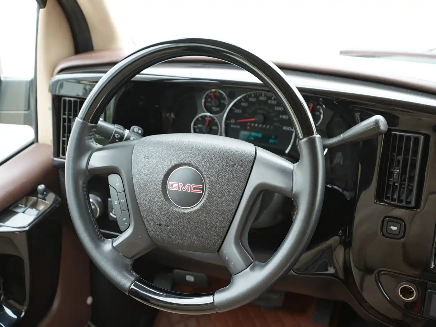 GMC Savana 2014 2014 5.3L AWD Leader Edition