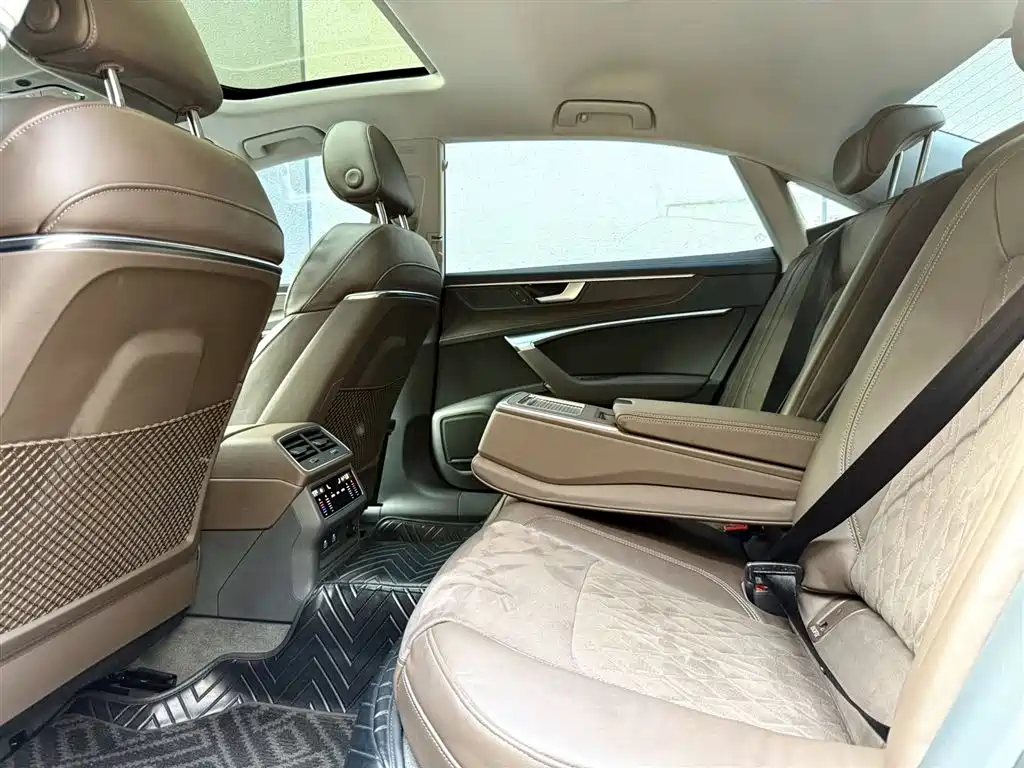 Audi A7L 2022 45 TFSI quattro S-line Paladin фото 4