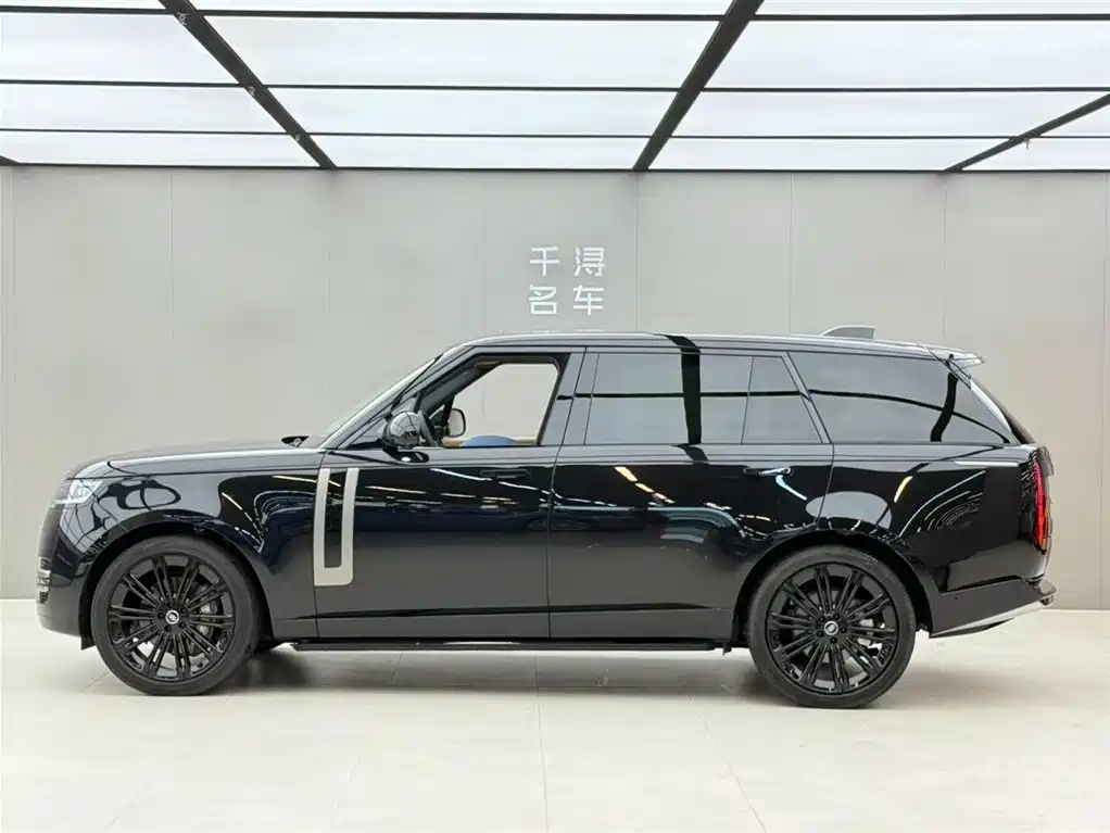 Land Rover Range Rover 2025 3.0 L6 400PS Flourishing Era Extended Wheelbase фото 3