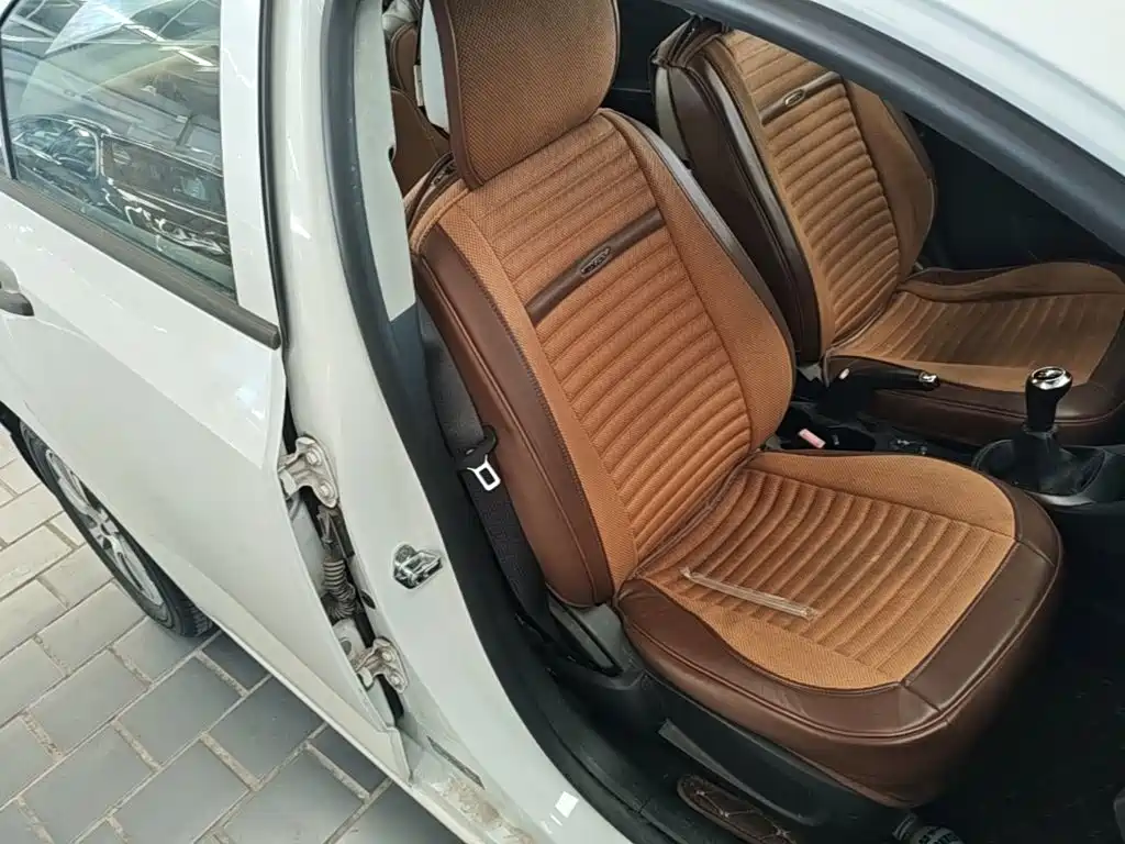 Chevrolet Aveo 2015 2014 Sedan 1.4SL MT Luxury Edition