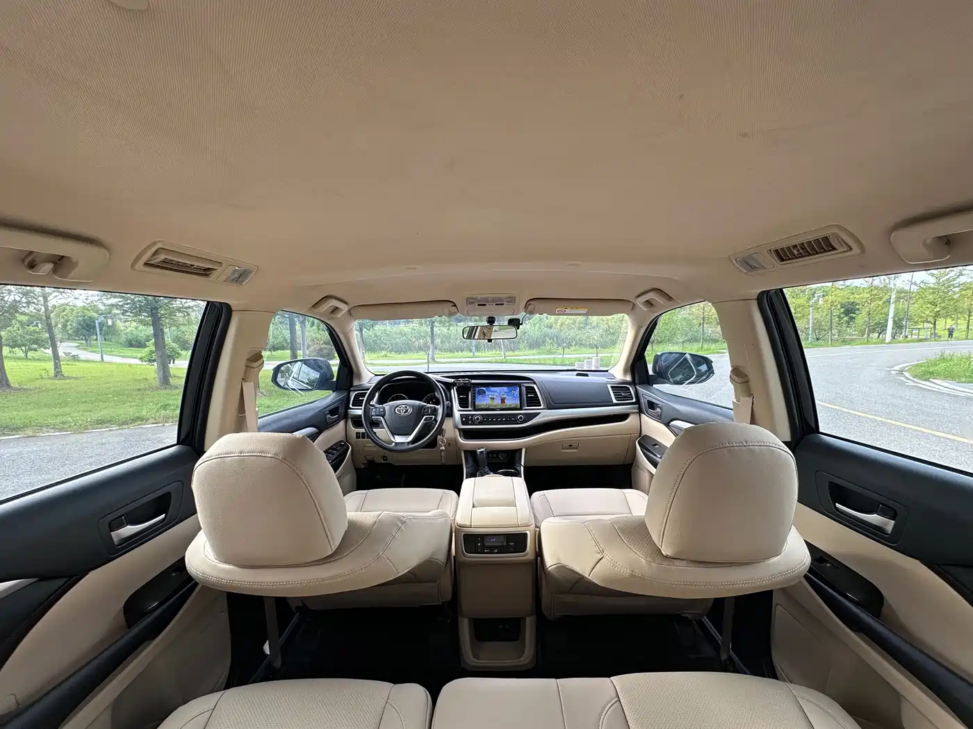 Фото 7 - Toyota Highlander