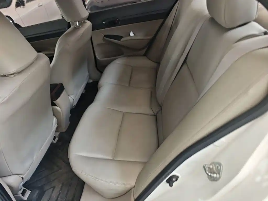 CIIMO CIIMO 2015 2015 1.8L Manual Comfort Edition