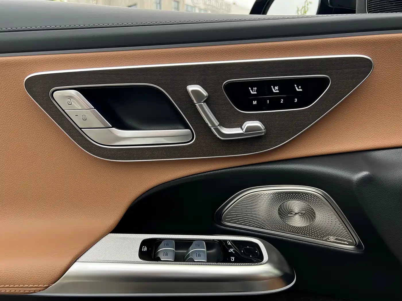 Mercedes-Benz E-Class 2024 Model E 300 L Luxury фото 23