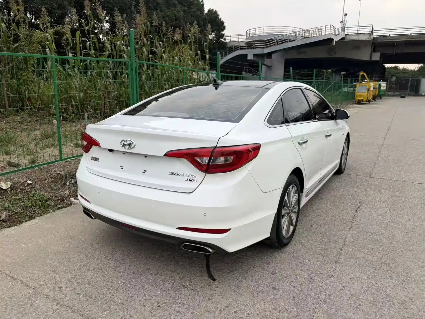 Photo 13 - Hyundai Sonata