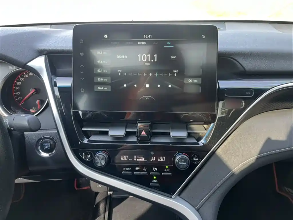 Toyota Camry 2023 2.0S Knight Edition фото 10