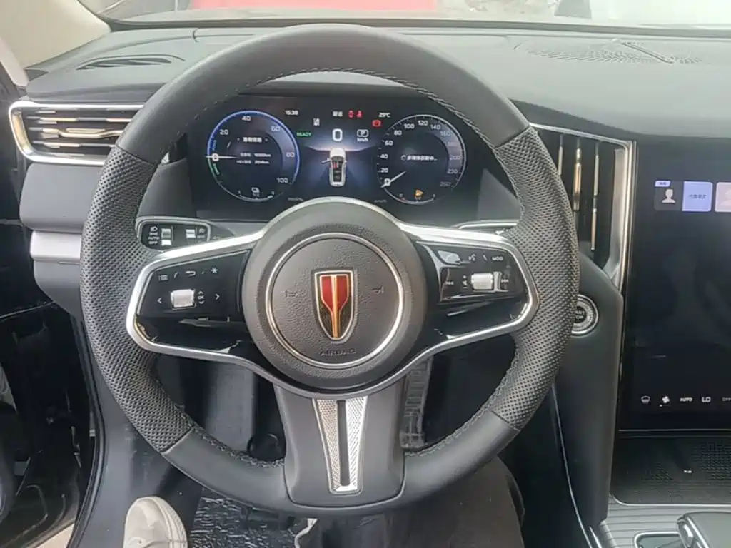 صورة 11 - Hongqi HS7 PHEV