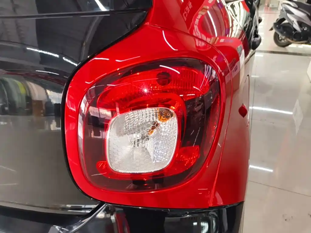 smart forfour 2018 2018 1.0L 52kW Passion Edition