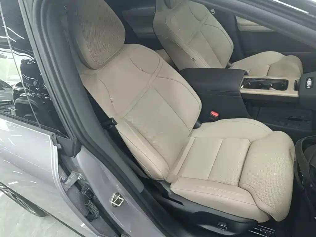 Фото 25 - Volvo XC70 Plug-in Hybrid