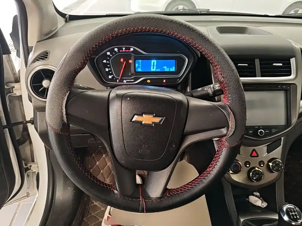 Chevrolet Aveo 2015 2014 Sedan 1.4SL MT Luxury Edition