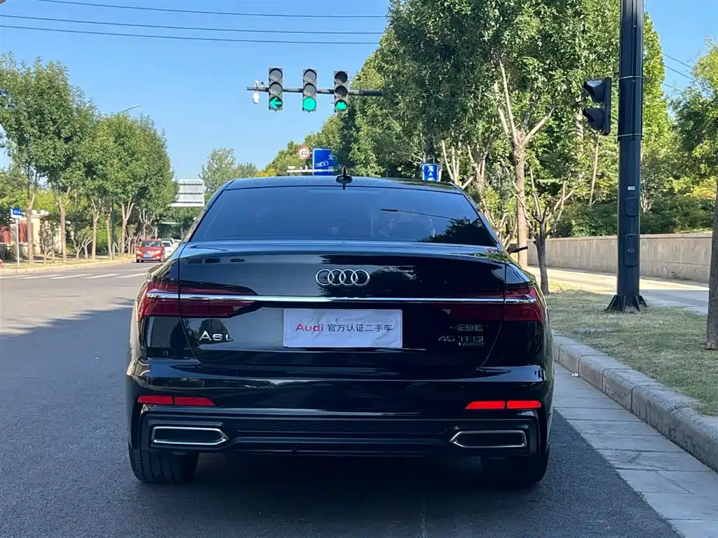 Фото 5 - Audi A6L