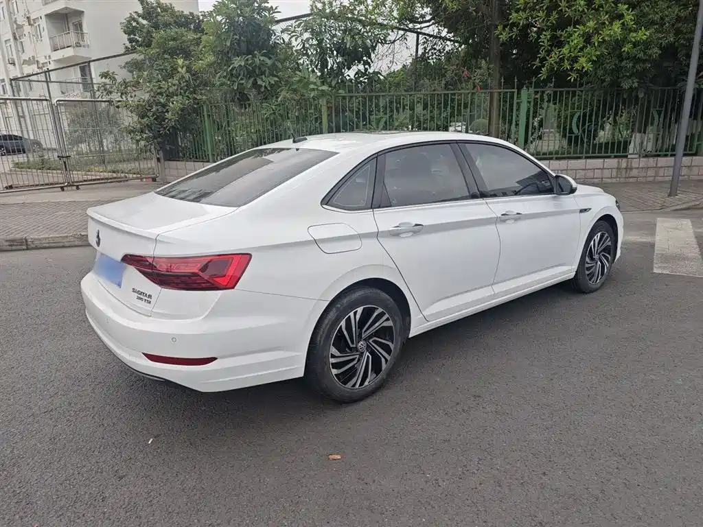 Volkswagen Sagitar 2021 280TSI DSG Surpassing Edition фото 9