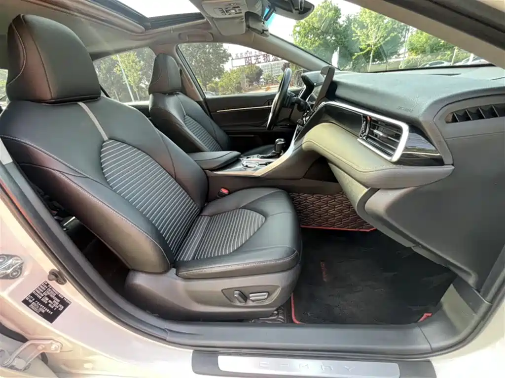 Toyota Camry 2023 2.0S Knight Edition фото 5