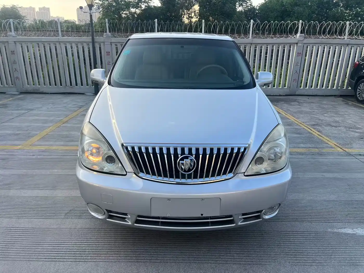 Buick GL8 2014 2.4L Classic Edition фото 2