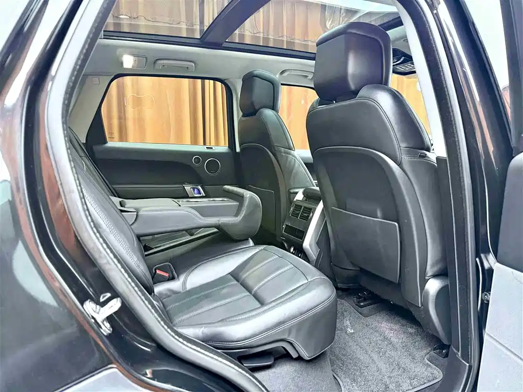 Land Rover Range Rover Sport 2021 3.0 L6 SE фото 7