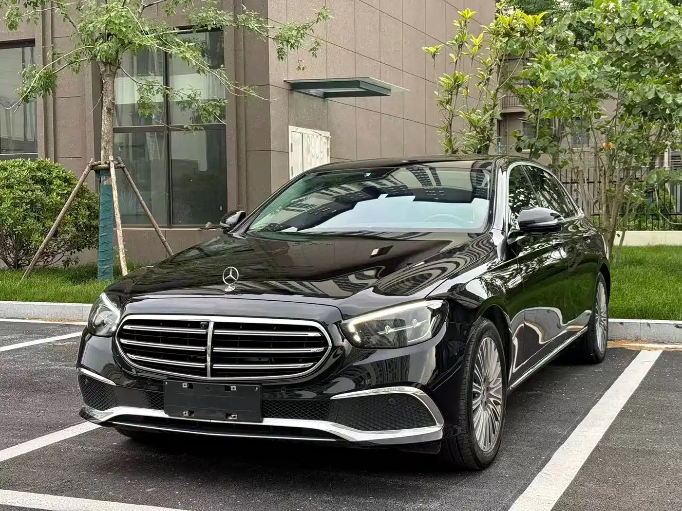 Mercedes-Benz E-Class 2023 E 300 L Luxury