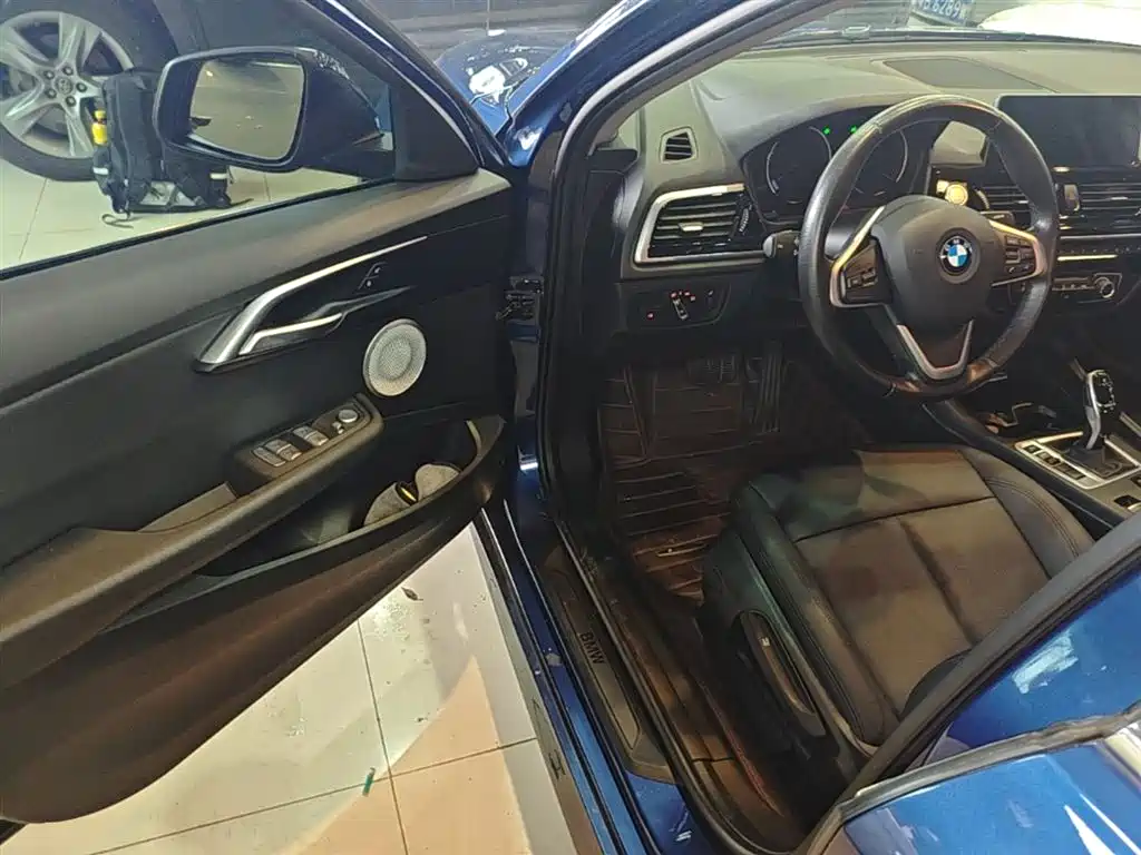 BMW 1-SERIES