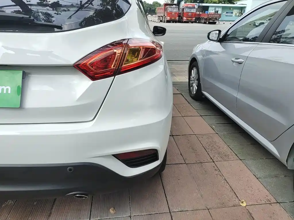 صورة 8 - Changan Eado XT