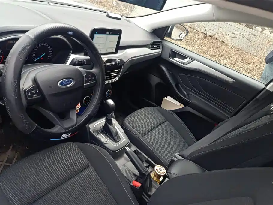 FORD FOX