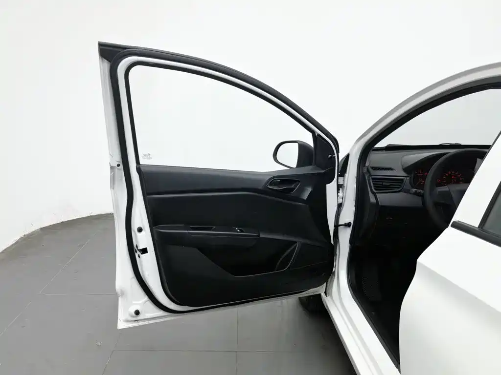 Фото 8 - Baojun 310