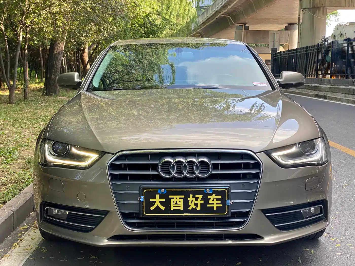 Audi A4L 2013 35 TFSI Automatic Standard фото 2