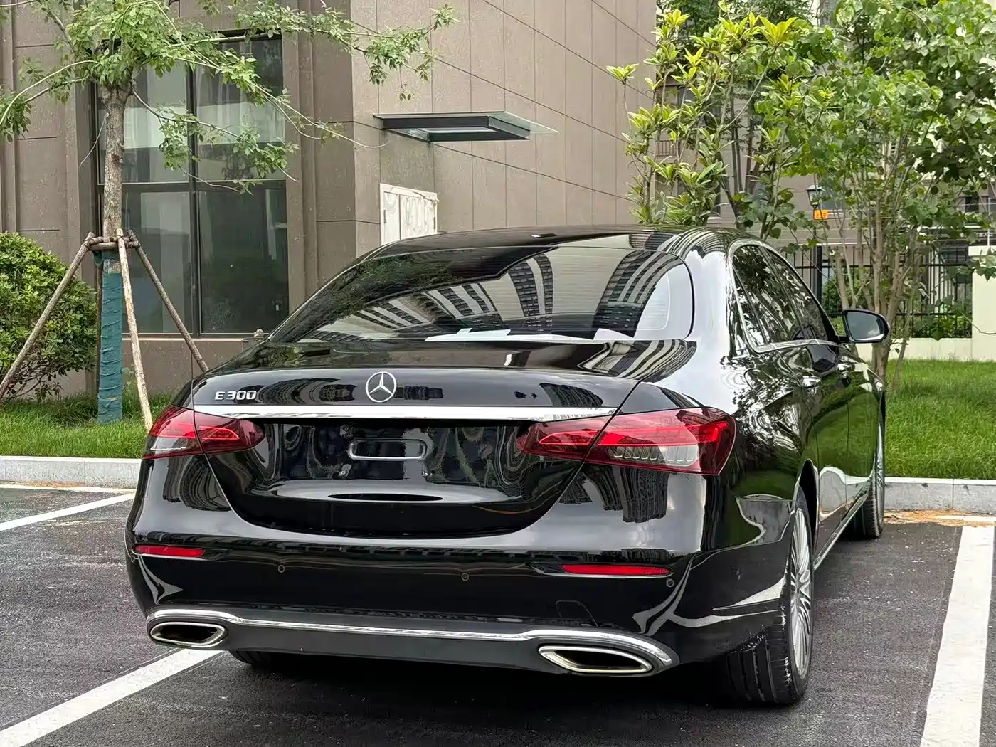 Mercedes-Benz E-Class 2023 E 300 L Luxury фото 9