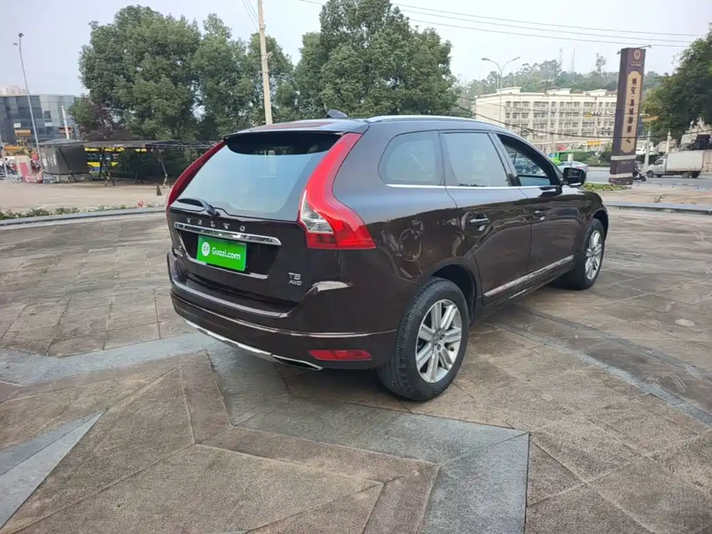 Фото 7 - Volvo XC60