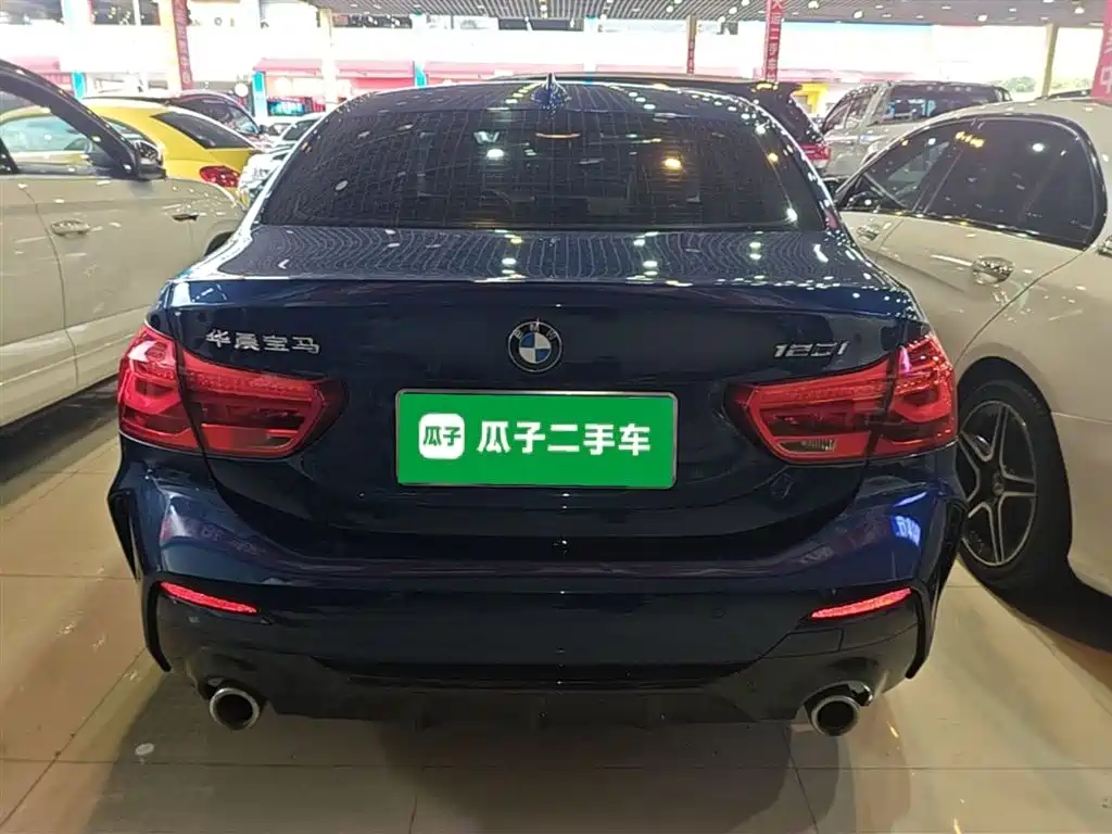 BMW 1-SERIES