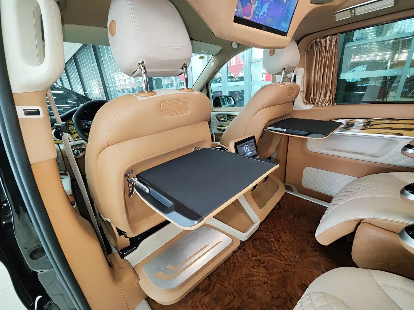 Mercedes-Benz V-Class 2018 V 260 L Premium Long Wheelbase Edition China VI фото 27