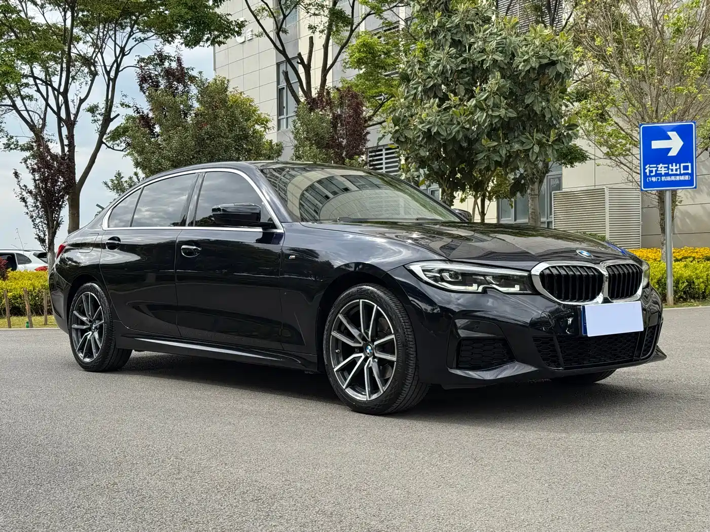 BMW 3 Series 2022 320Li M Sport Package фото 3