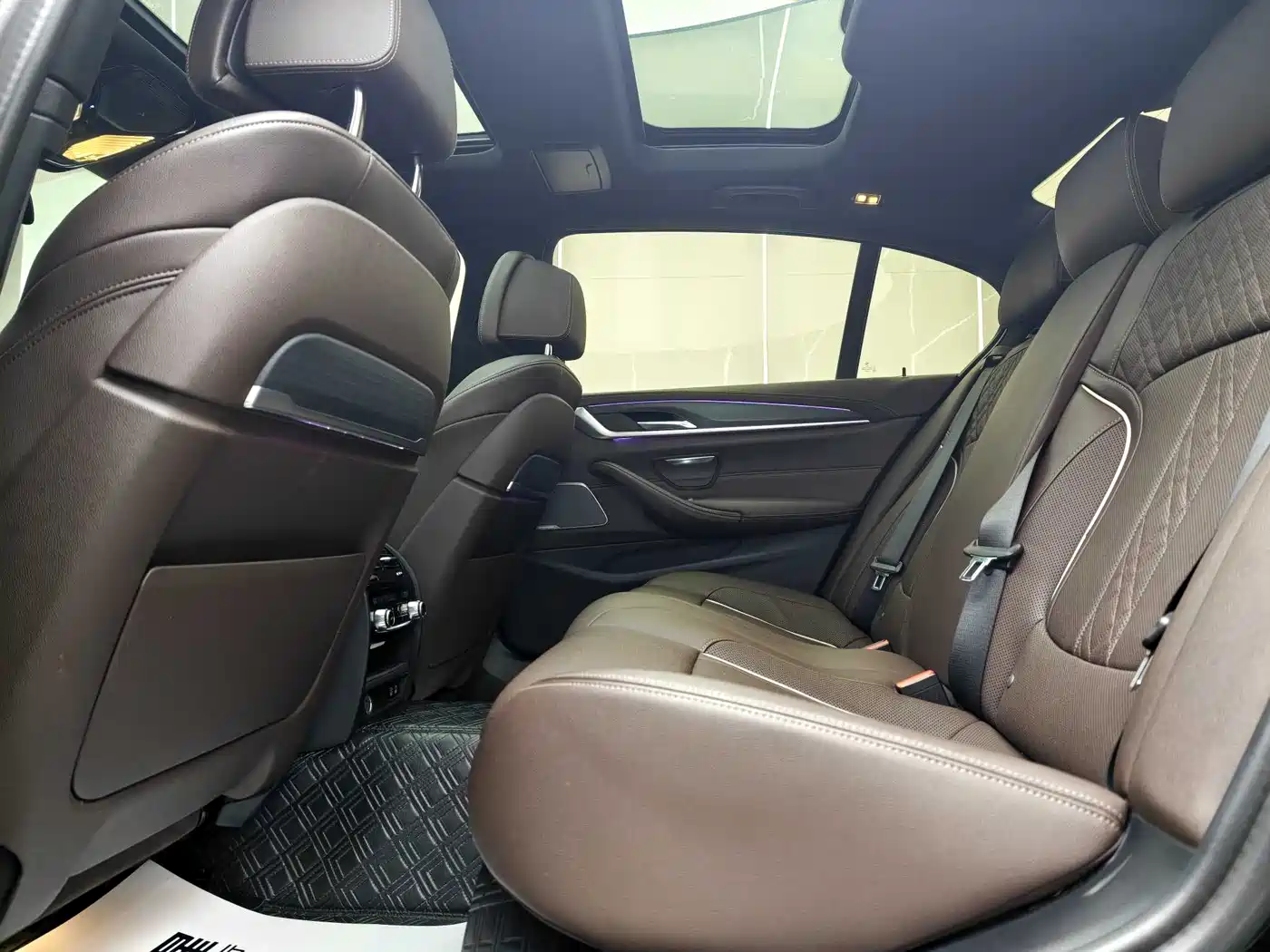 BMW 5 Series 2023 530Li Premium M Sport Package фото 16