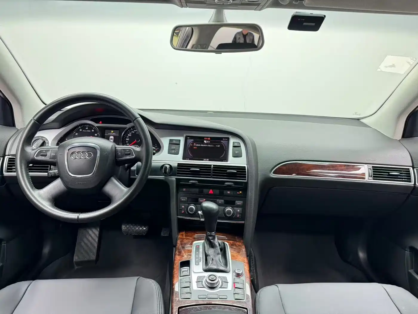 Audi A6L 2011 Model 2.4L Comfort фото 11