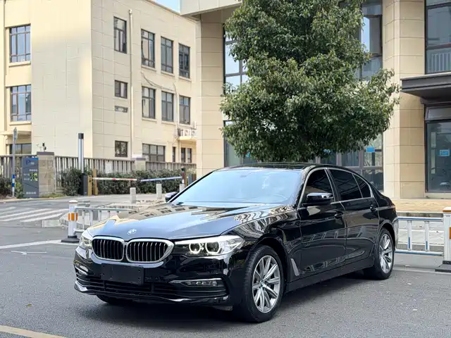 BMW 5 SERIES